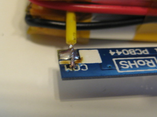Detail photo of the Common connection of the Lithium Polymer battery pack and protection module.