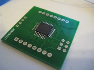 Close up shot of the ATMega48 after soldering.